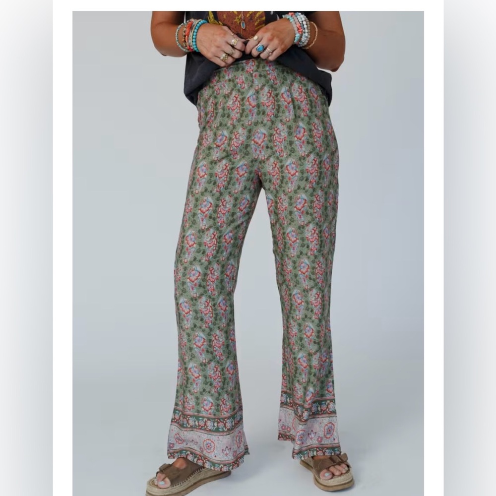 Floral Green Women's Pants